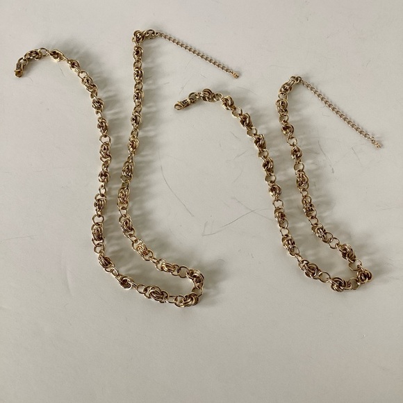 Etienne Aigner Necklace Gold Tone Chain Double Round Links Vintage EUC - Picture 6 of 11